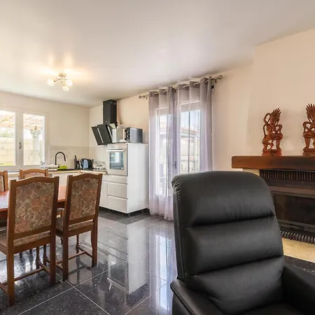 Maison *